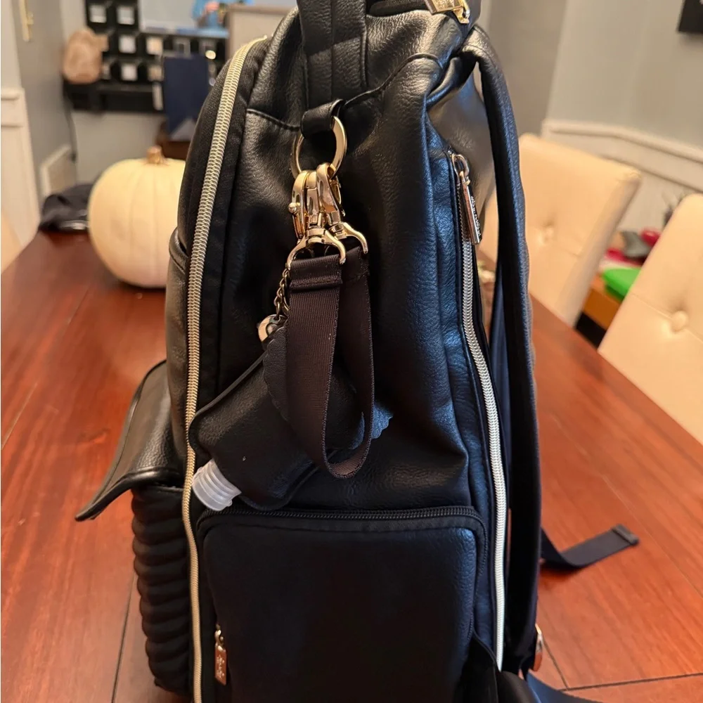 Itzy Ritzy black baby bag backpack